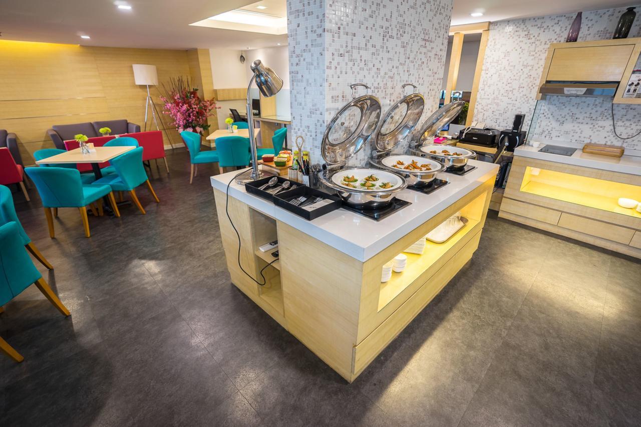 Crystal Crown Hotel פטלין ג'איה מראה חיצוני תמונה