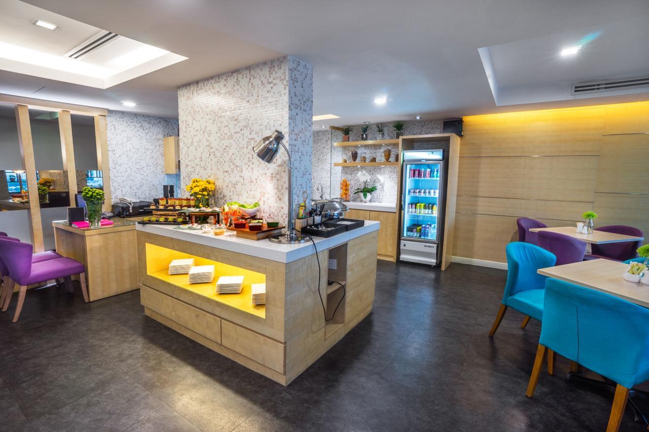 Crystal Crown Hotel פטלין ג'איה מראה חיצוני תמונה