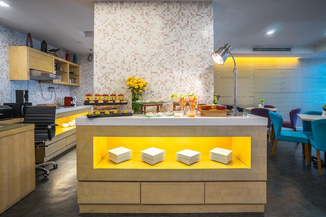 Crystal Crown Hotel פטלין ג'איה מראה חיצוני תמונה